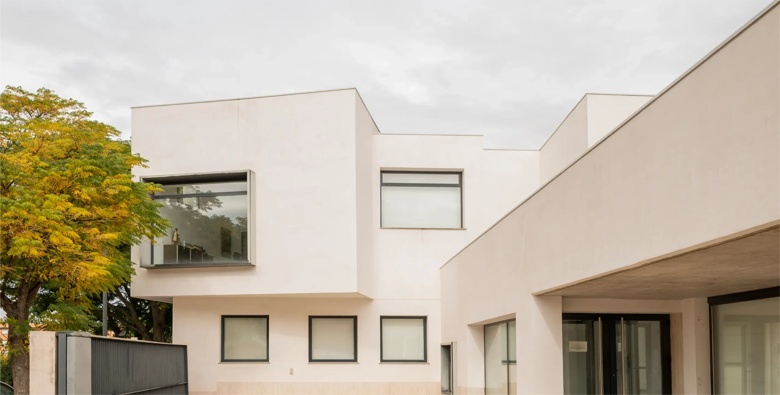 Identidad y presencia digital que reflejan la elegancia y el detalle del estudio PérezParada Arquitectos.